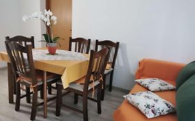 Dada Apartments